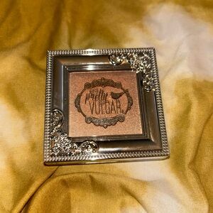 Pretty Vulgar - Shimmering Swan Powder Highlighter